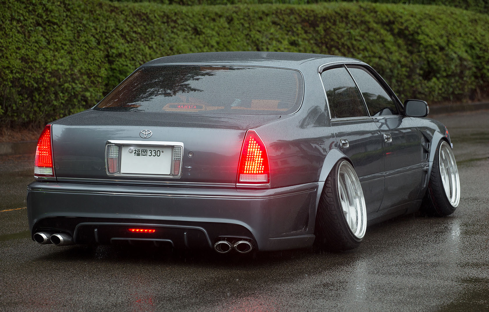 Toyota Crown 220 stance